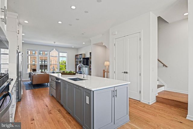 7382 MAGARITY RD, Mclean, VA 22102