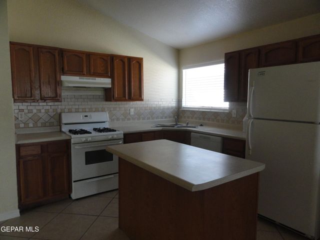 2321 JOSHUA LOUIS Drive, El Paso, TX 79938