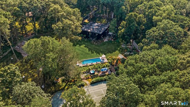 17 Pine Ridge Road, Woodbridge, CT 06525