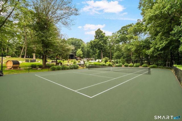 17 Pine Ridge Road, Woodbridge, CT 06525