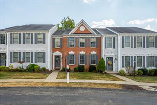 310 Trotwood Dr, Robinson Twp, PA 15108
