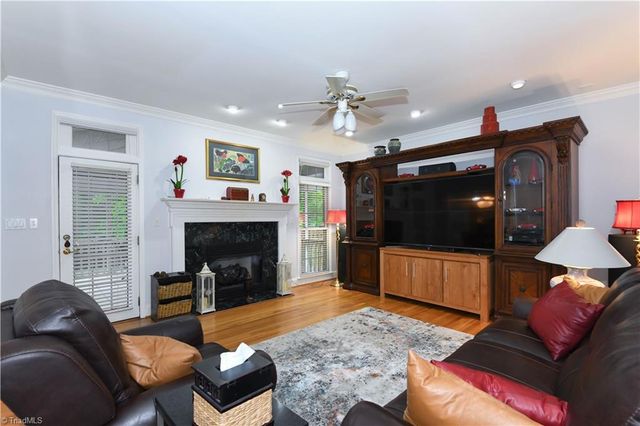 2405 Glen Cove Way, High Point, NC 27265