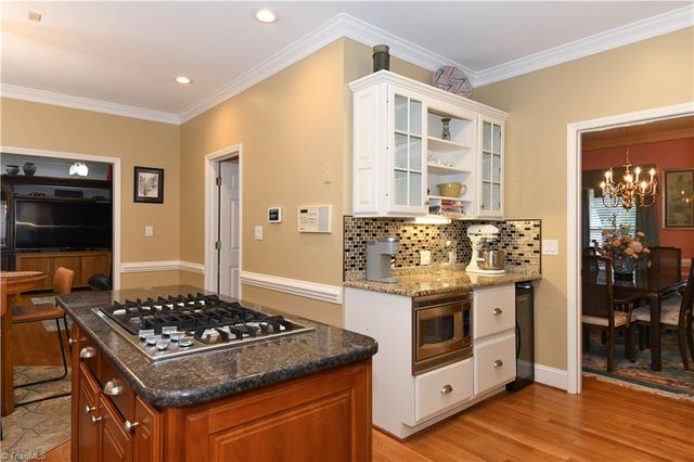2405 Glen Cove Way, High Point, NC 27265