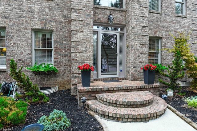 2405 Glen Cove Way, High Point, NC 27265