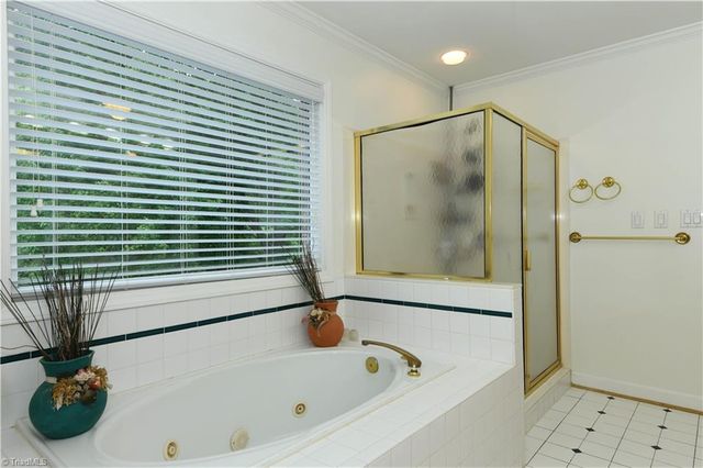 2405 Glen Cove Way, High Point, NC 27265