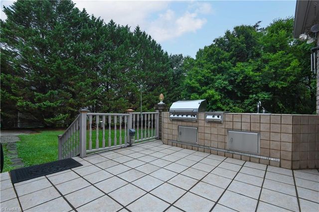 2405 Glen Cove Way, High Point, NC 27265