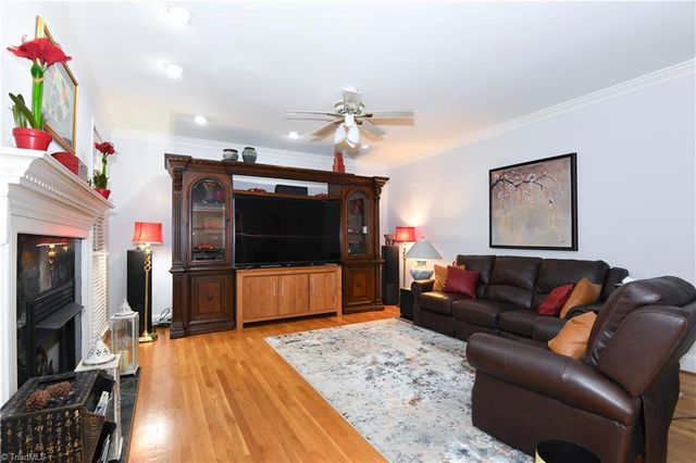 2405 Glen Cove Way, High Point, NC 27265