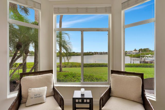 2704 Captains Way, Jupiter, FL 33477