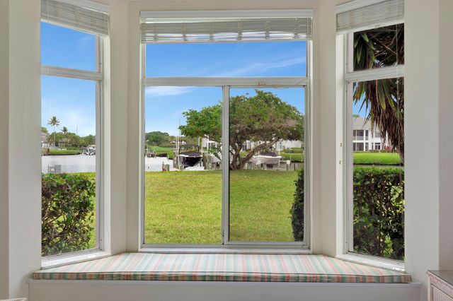 2704 Captains Way, Jupiter, FL 33477
