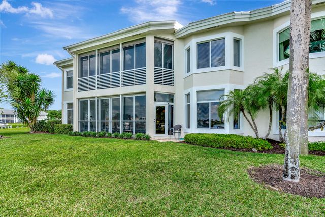2704 Captains Way, Jupiter, FL 33477