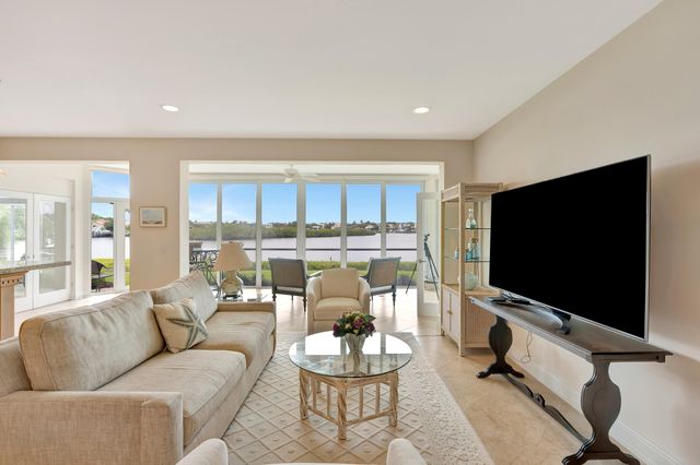 2704 Captains Way, Jupiter, FL 33477