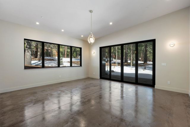 11761 Bottcher Loop, Truckee, CA 96161