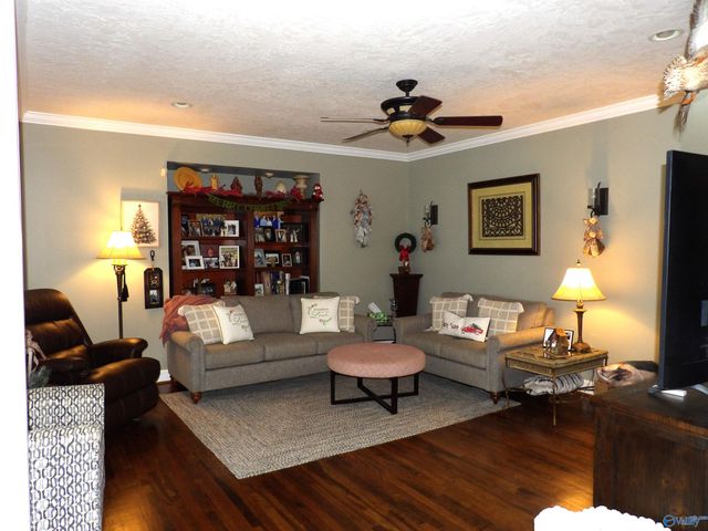 390 Indian Lake Drive, Rainbow City, AL 35906