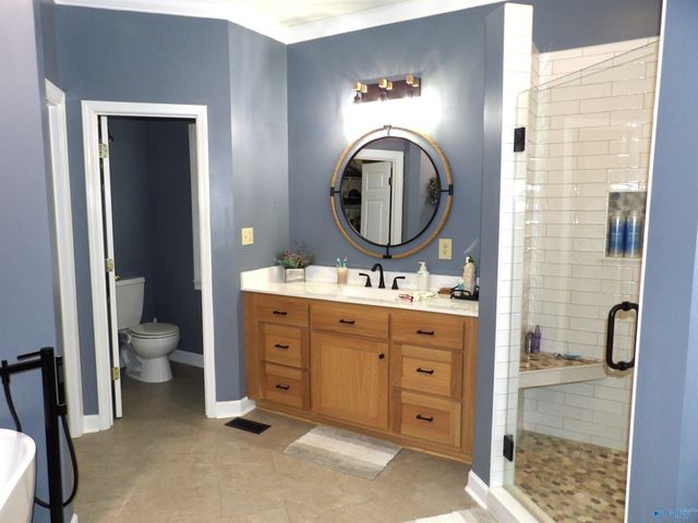 390 Indian Lake Drive, Rainbow City, AL 35906