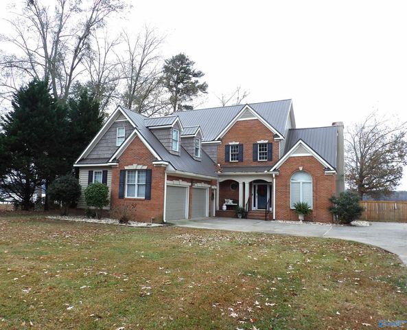 390 Indian Lake Drive, Rainbow City, AL 35906