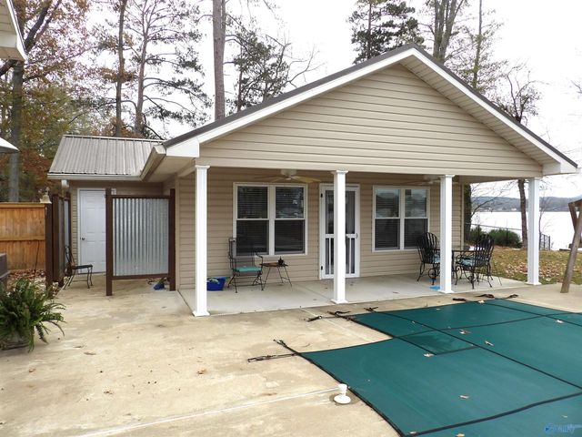 390 Indian Lake Drive, Rainbow City, AL 35906