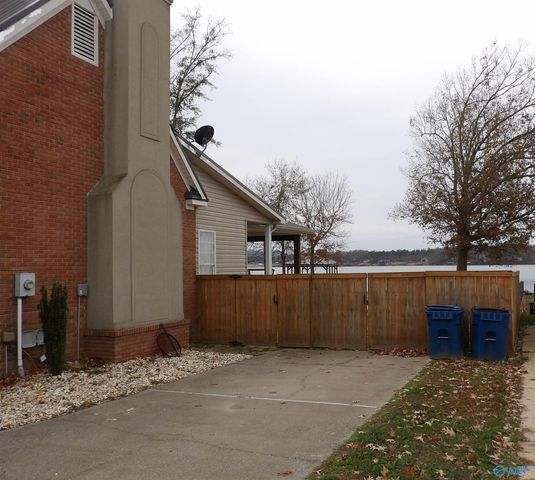 390 Indian Lake Drive, Rainbow City, AL 35906