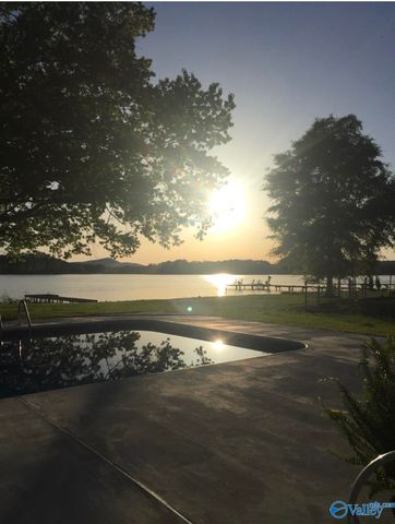 390 Indian Lake Drive, Rainbow City, AL 35906