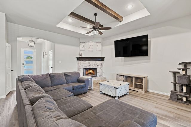 632 Steerman Court, Saginaw, TX 76179