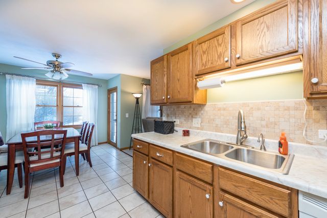 1685 W Beach Road 1685, Beach Park, IL 60087