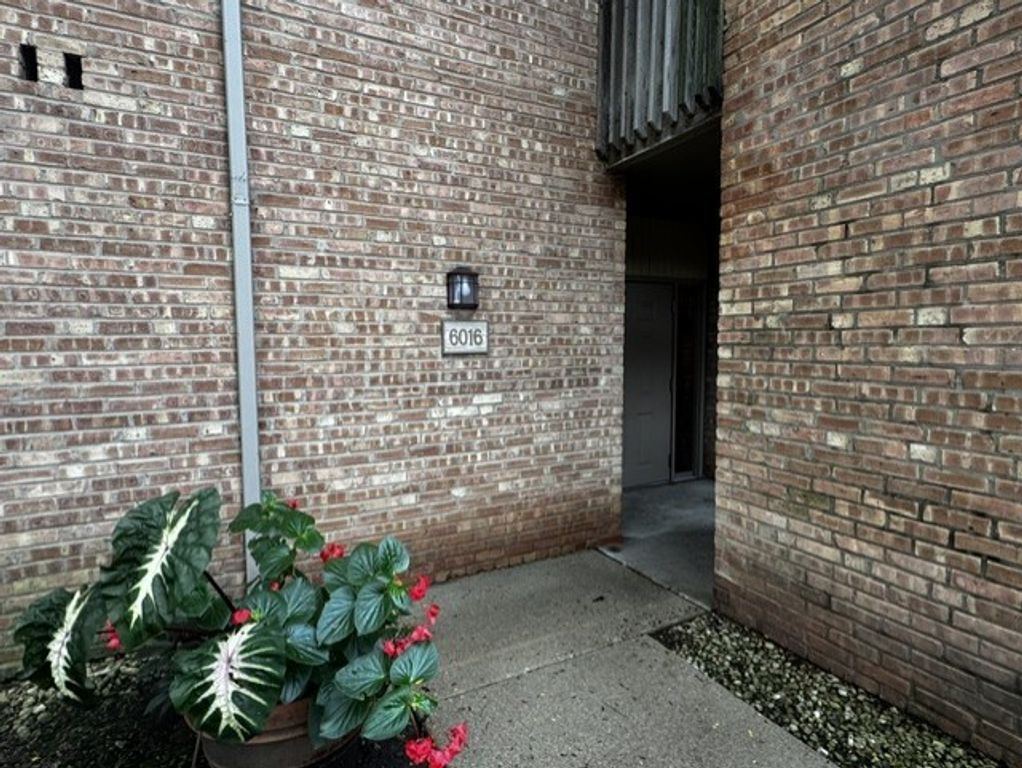6016 EAST LAKE Drive 1D, Lisle, IL 60532 — photo 2