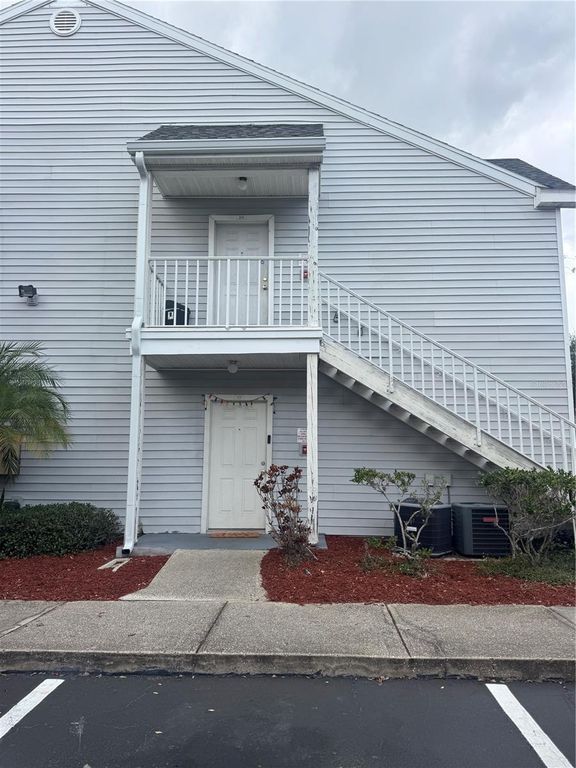 Image 2 of property listing at 1218 BERMUDA LAKES LANE 201, Kissimmee, FL 34741