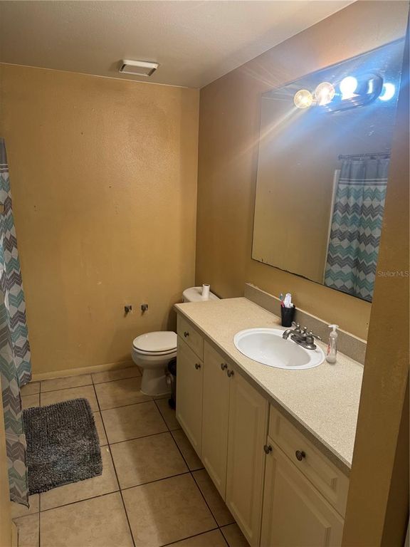 Image 11 of property listing at 1218 BERMUDA LAKES LANE 201, Kissimmee, FL 34741