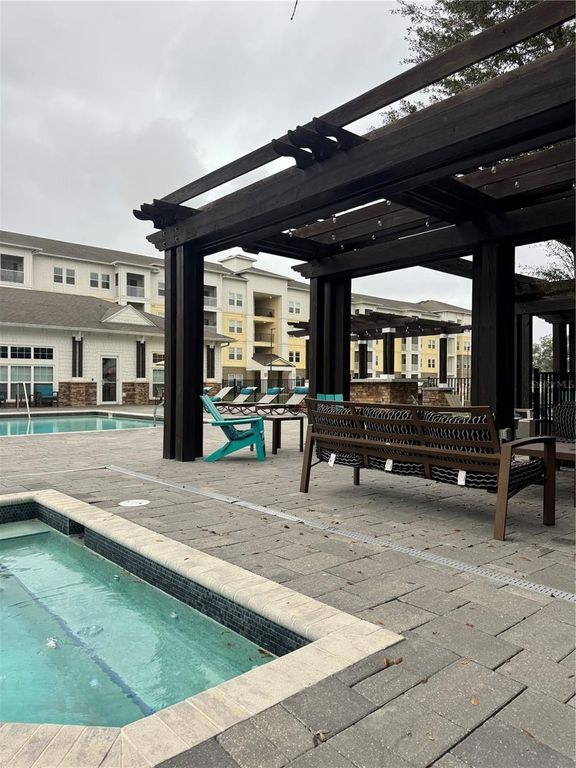 Image 17 of property listing at 1218 BERMUDA LAKES LANE 201, Kissimmee, FL 34741