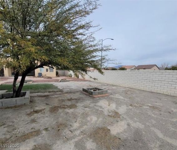 8701 Shady Pines Drive, Las Vegas, NV 89143