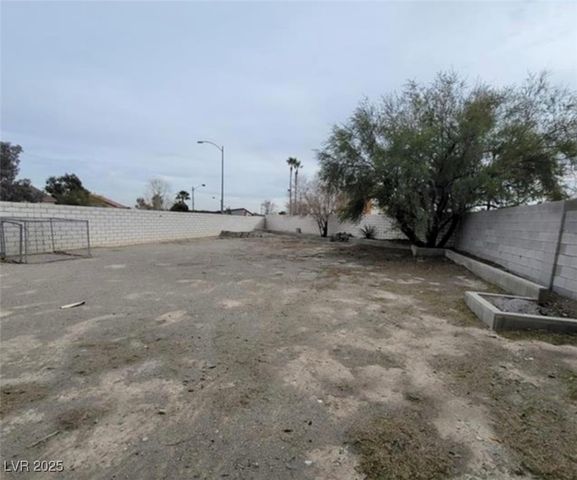 8701 Shady Pines Drive, Las Vegas, NV 89143