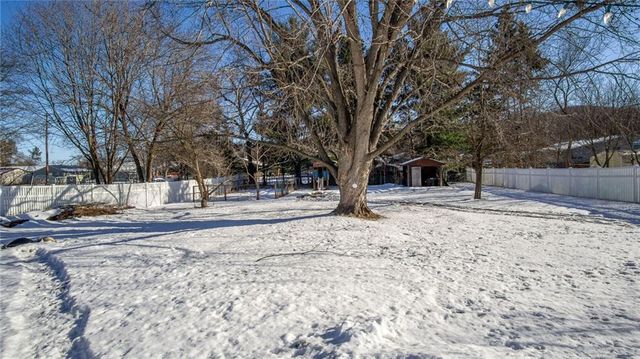 3319 Eastlawn Street, Eau Claire, WI 54703