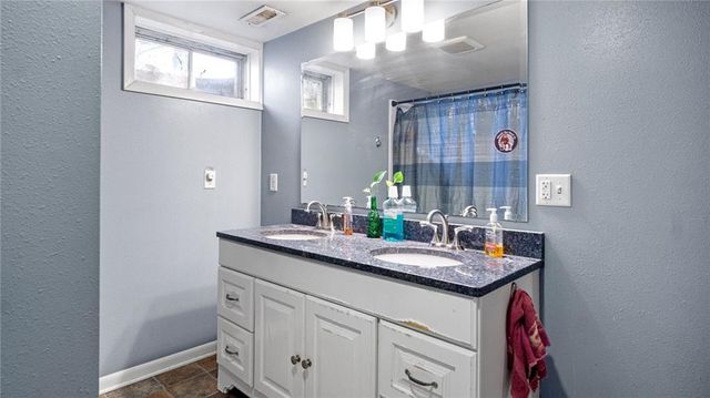 3319 Eastlawn Street, Eau Claire, WI 54703