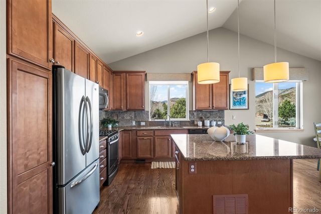 400 Carter Drive, Lyons, CO 80540