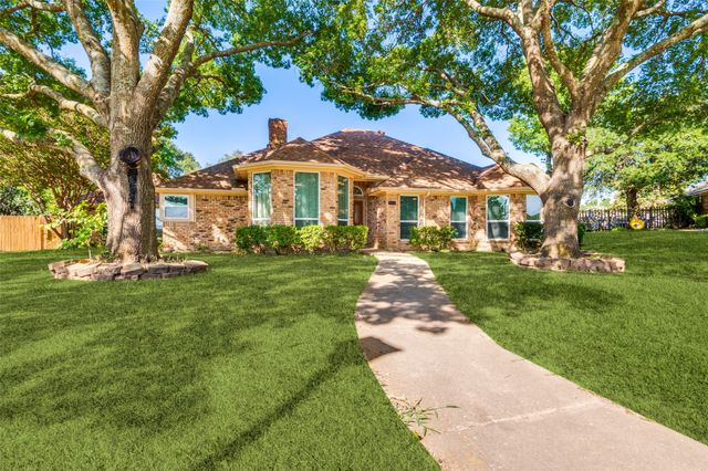 1912 Pajarito Court, Desoto, TX 75115