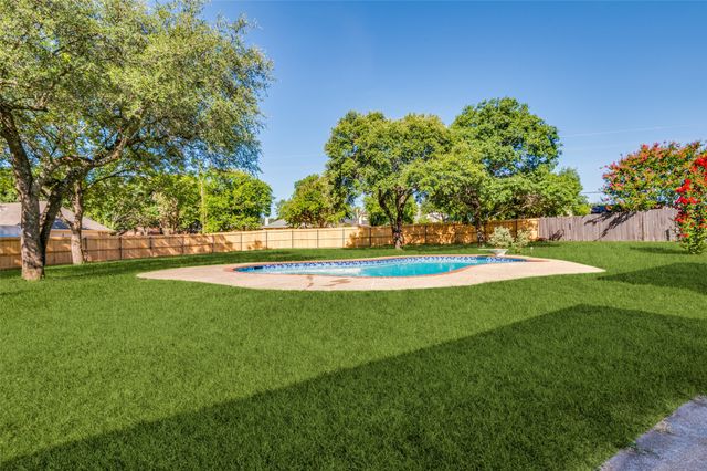 1912 Pajarito Court, Desoto, TX 75115