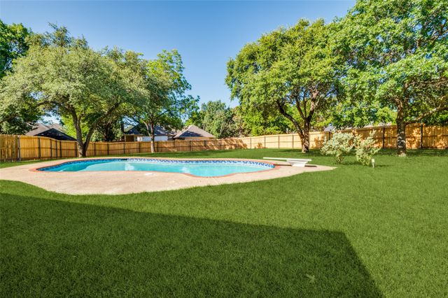 1912 Pajarito Court, Desoto, TX 75115