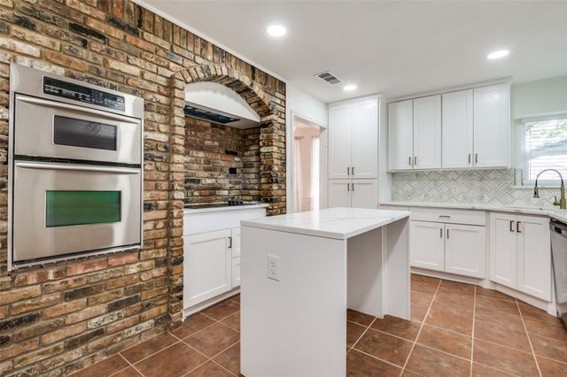 1912 Pajarito Court, Desoto, TX 75115