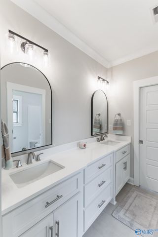 2106 Covington Lane, Decatur, AL 35603