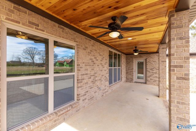 2106 Covington Lane, Decatur, AL 35603