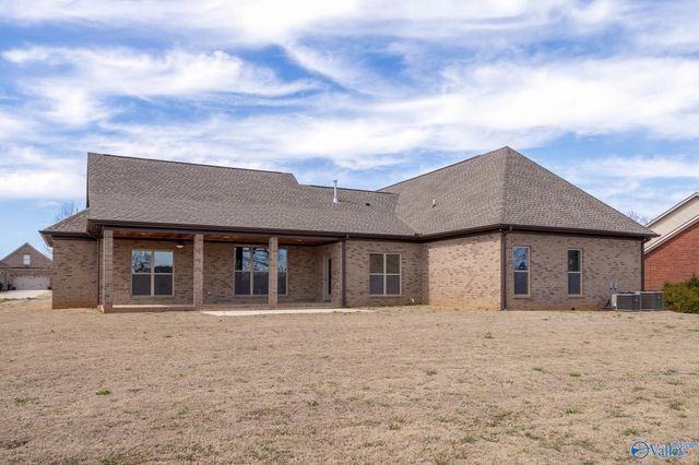 2106 Covington Lane, Decatur, AL 35603