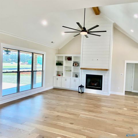 2106 Covington Lane, Decatur, AL 35603