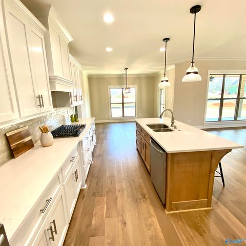 2106 Covington Lane, Decatur, AL 35603