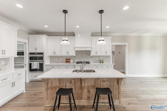 2106 Covington Lane, Decatur, AL 35603