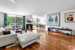 851 N Kings Road 102, West Hollywood, CA 90069