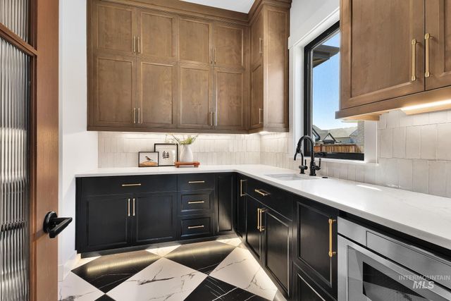 7906 W Heugh Ln, Eagle, ID 83616