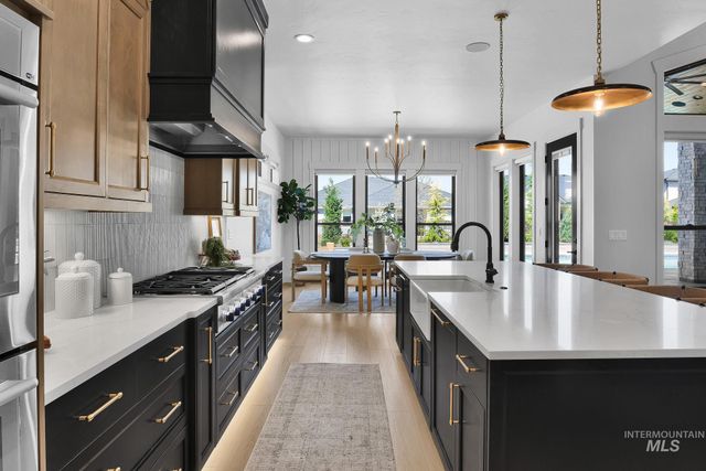 7906 W Heugh Ln, Eagle, ID 83616