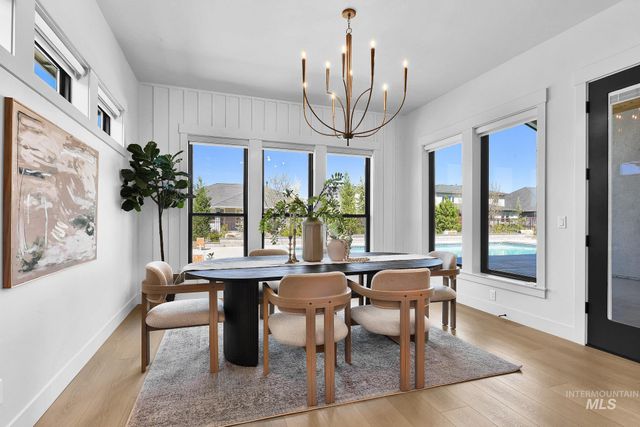 7906 W Heugh Ln, Eagle, ID 83616