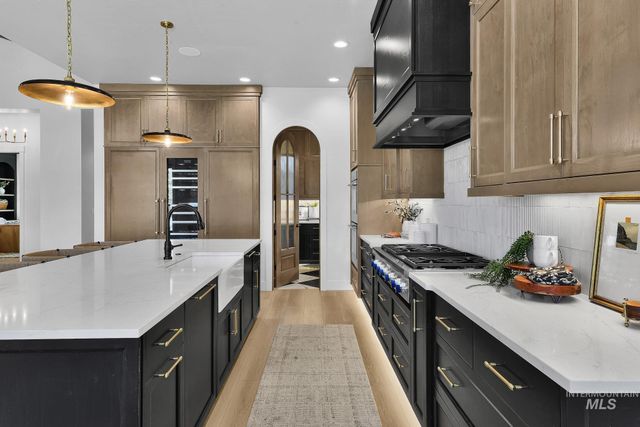 7906 W Heugh Ln, Eagle, ID 83616