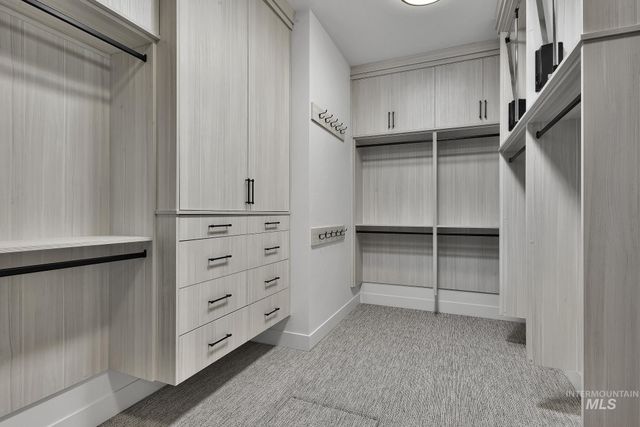 7906 W Heugh Ln, Eagle, ID 83616