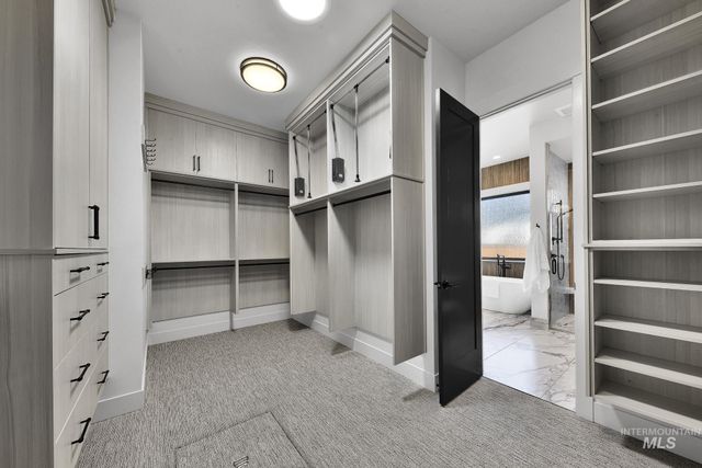 7906 W Heugh Ln, Eagle, ID 83616